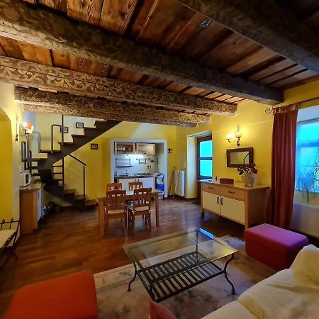 Magic Central Attic Apartment Prague Extérieur photo