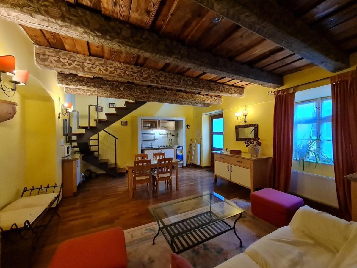 Magic Central Attic Apartment Prague Extérieur photo