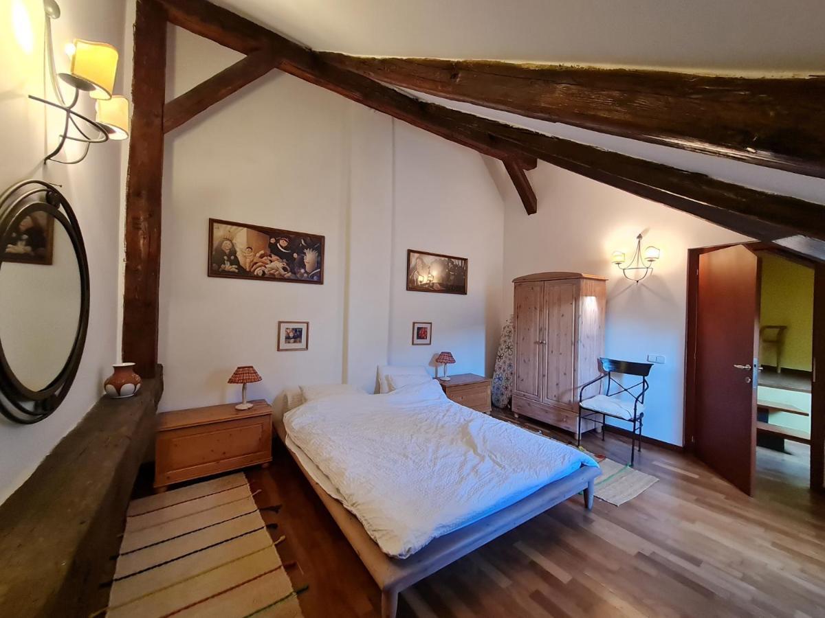 Magic Central Attic Apartment Prague Extérieur photo
